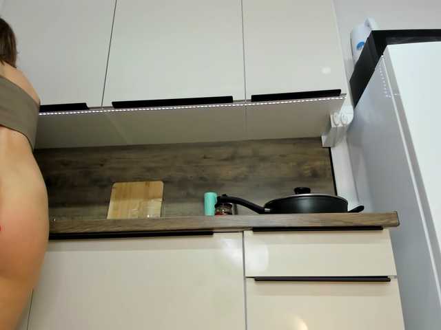 EditaMilf's BongaCams show and profile