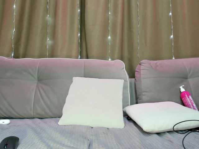 EditaMilf's BongaCams show and profile