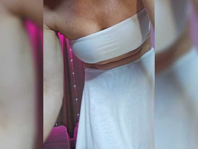 EditaMilf's BongaCams show and profile