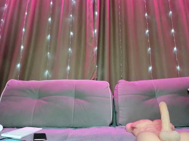 EditaMilf's BongaCams show and profile