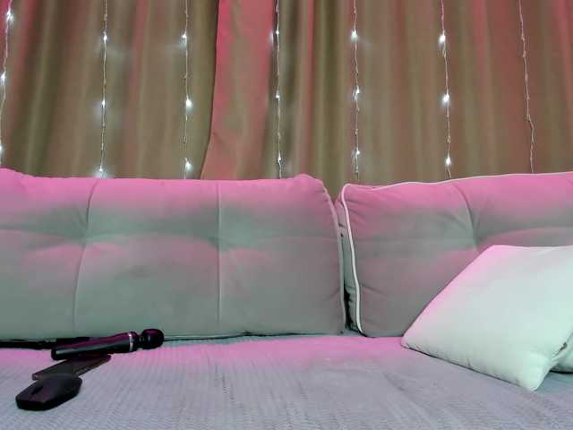 EditaMilf's BongaCams show and profile