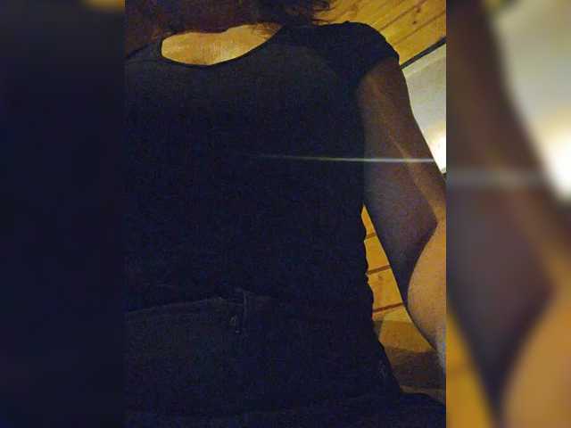 EditaMilf's BongaCams show and profile