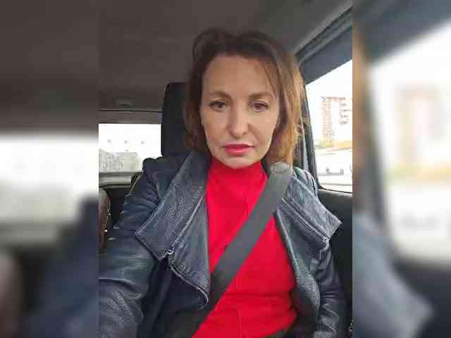 free webcam site EditaMilf