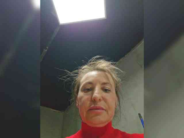 free webcam site EditaMilf