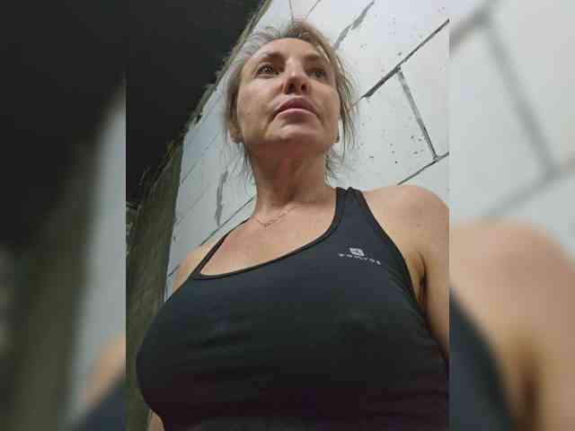 EditaMilf's webcam live show