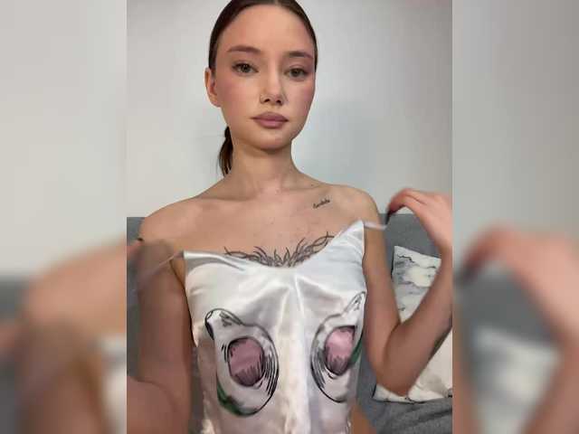 Sweetgirl-11's BongaCams show and profile