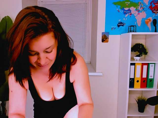 AnaMills webcam bongacams model stream image