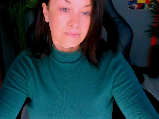 AnaMills's BongaCams show and profile