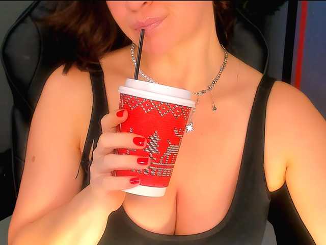 AnaMills's BongaCams show and profile