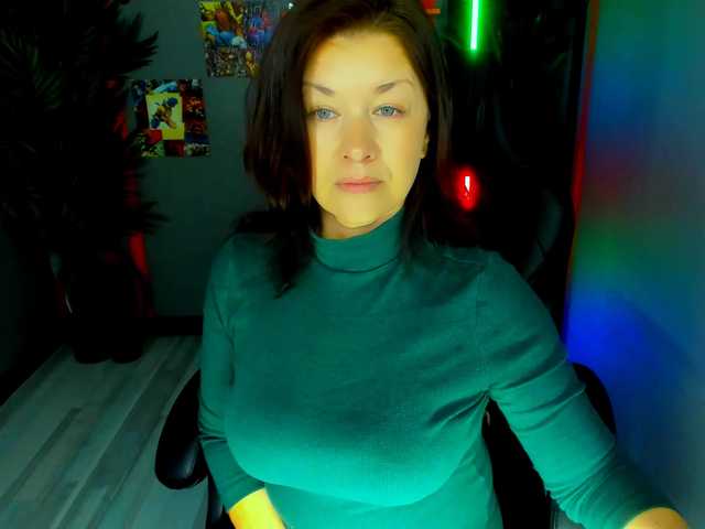 AnaMills's BongaCams show and profile