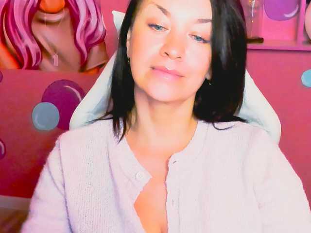 AnaMills's BongaCams show and profile