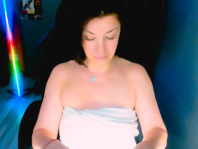 AnaMills's BongaCams show and profile