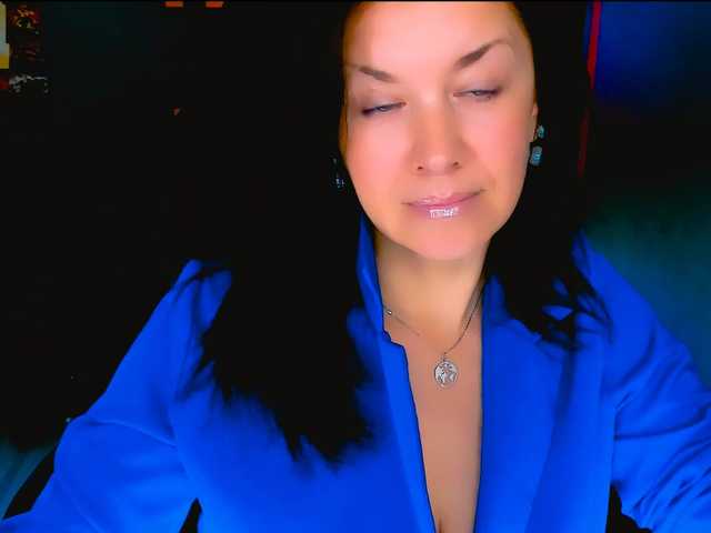 AnaMills's BongaCams show and profile