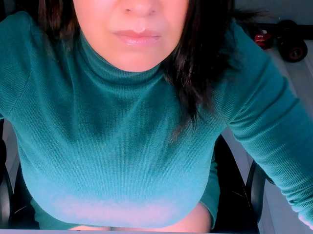 AnaMills's BongaCams show and profile