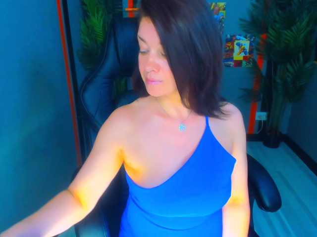 AnaMills's BongaCams show and profile