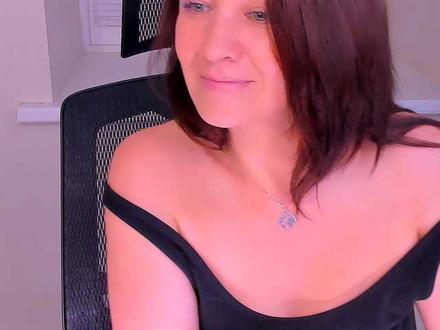 AnaMills's BongaCams show and profile