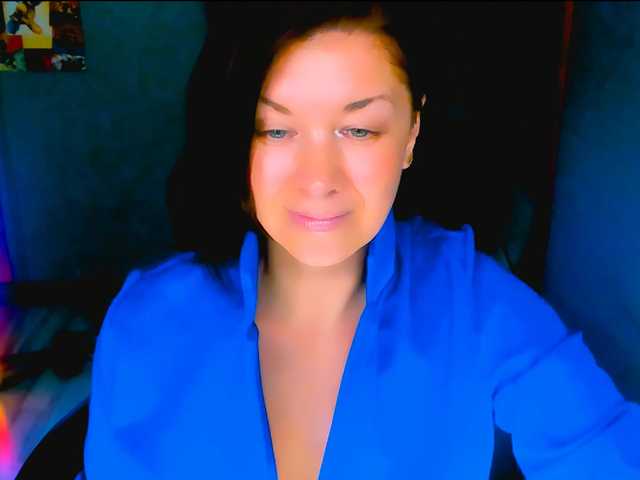 AnaMills's BongaCams show and profile