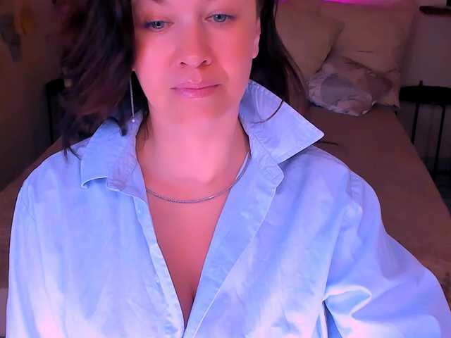 AnaMills's BongaCams show and profile