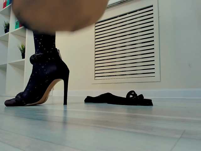 AnaMills's BongaCams show and profile