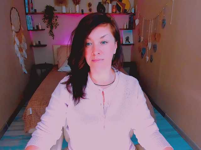 AnaMills's BongaCams show and profile