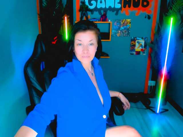 AnaMills's BongaCams show and profile