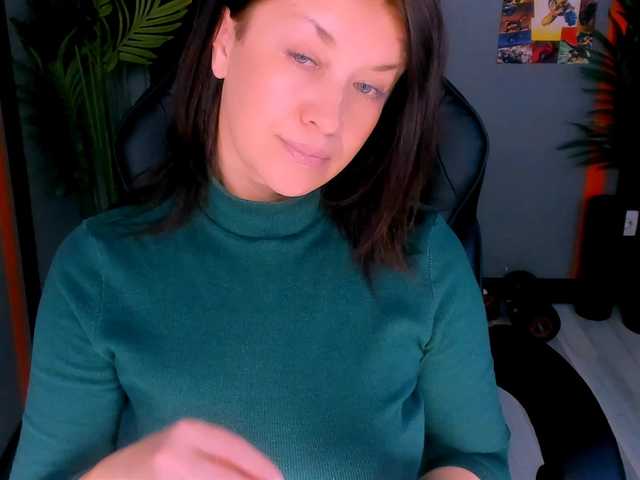 AnaMills's BongaCams show and profile