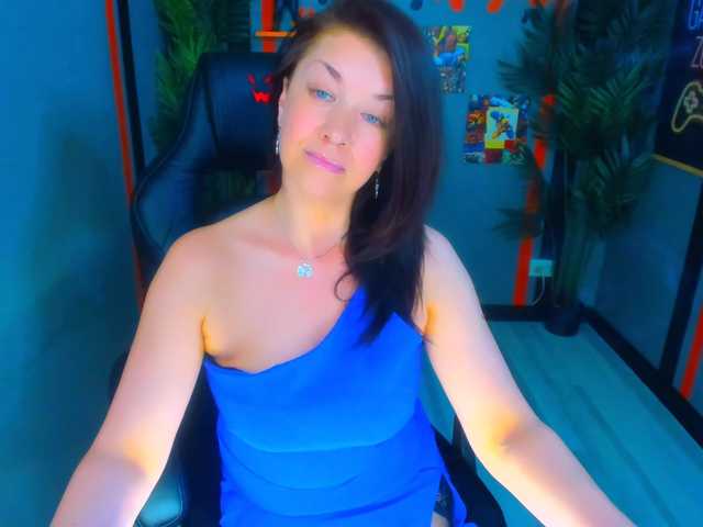 AnaMills's BongaCams show and profile