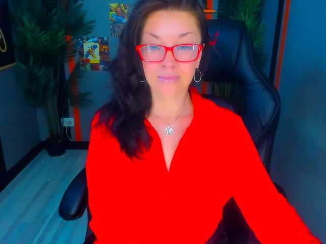 AnaMills's BongaCams show and profile