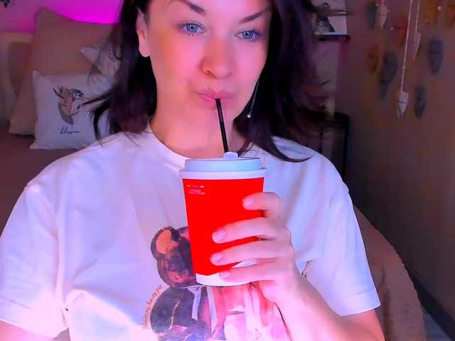 AnaMills's BongaCams show and profile