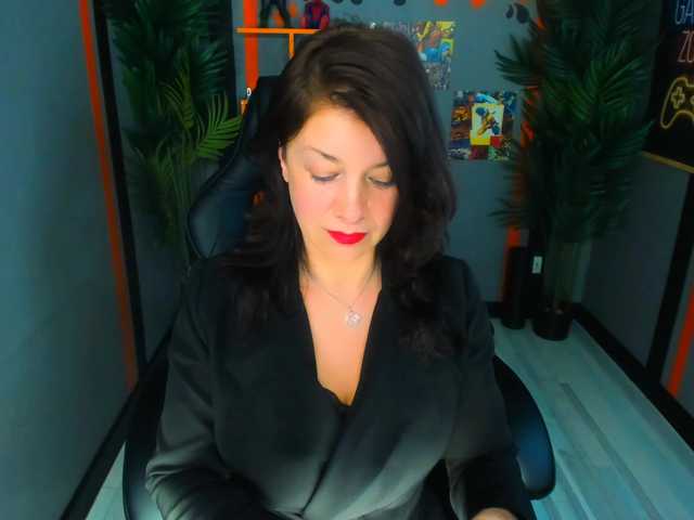 AnaMills's BongaCams show and profile