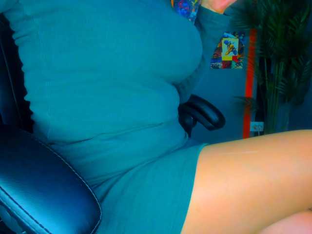 AnaMills's BongaCams show and profile