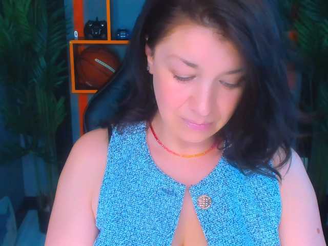 AnaMills's BongaCams show and profile