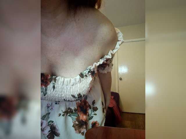 Twin-kle's BongaCams show and profile