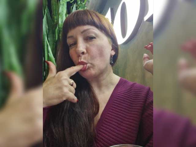 Flirt-Red's BongaCams show and profile