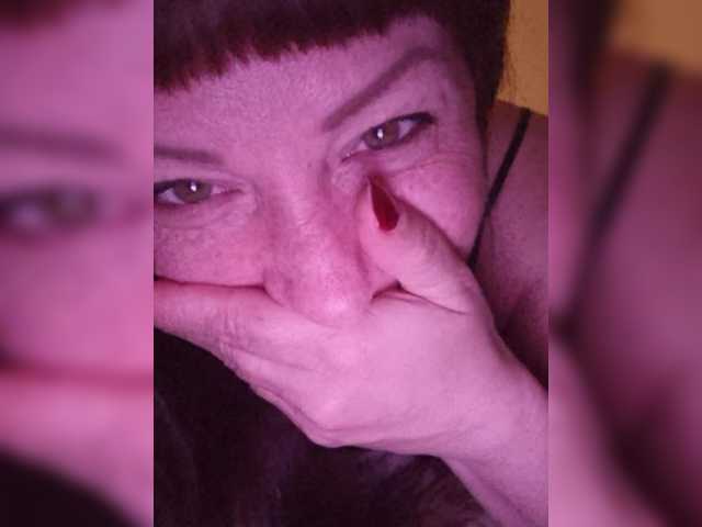 Flirt-Red's BongaCams show and profile