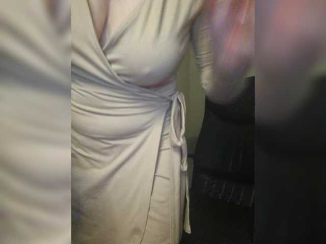 Twin-kle's BongaCams show and profile