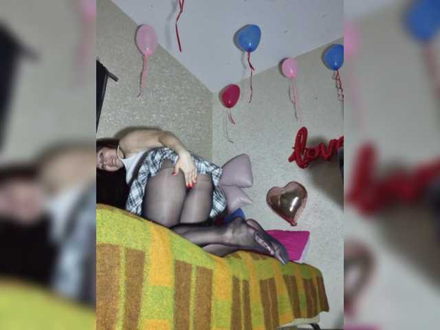 Twin-kle — @remain before the show!!!Show..! striptease... topless. )..Games with booty -full private) ;) Be cheeky ;)Favorite vibration 11-22-23-25 (random)-41-101