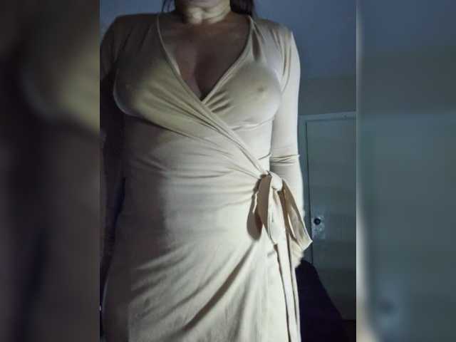 Twin-kle's BongaCams show and profile