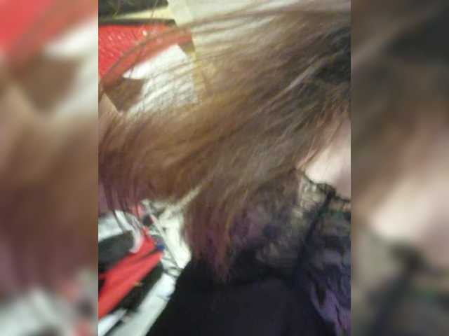 Flirt-Red's BongaCams show and profile