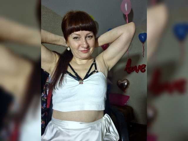 Twin-kle's BongaCams show and profile