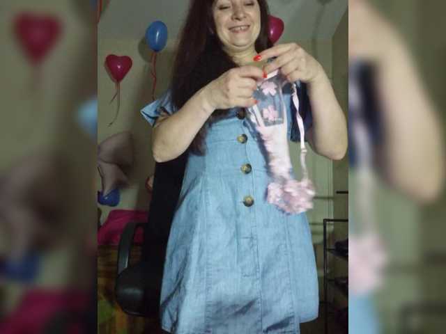 Twin-kle's BongaCams show and profile