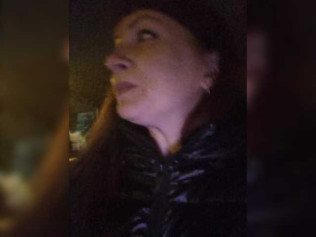 Flirt-Red's BongaCams show and profile