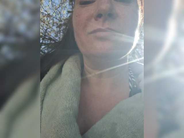 Flirt-Red's BongaCams show and profile