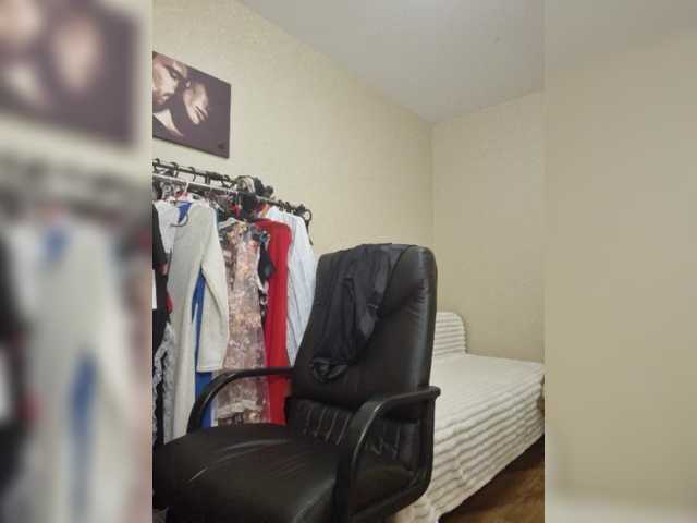 Flirt-Red's BongaCams show and profile