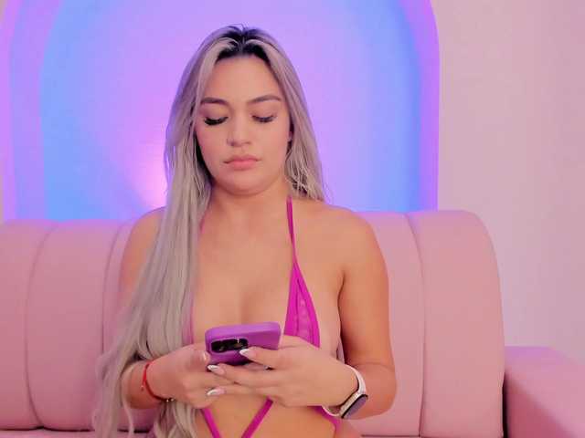 milaowens Live Cam on BongaCams