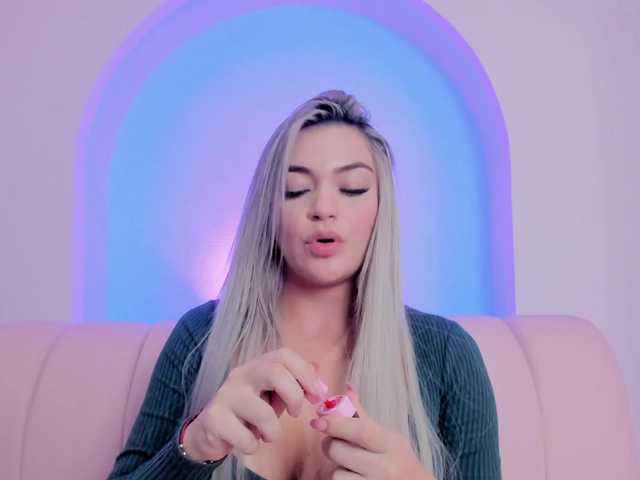 milaowens from BongaCams is Freechat