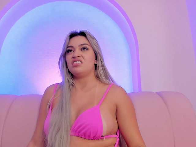 milaowens's BongaCams show and profile