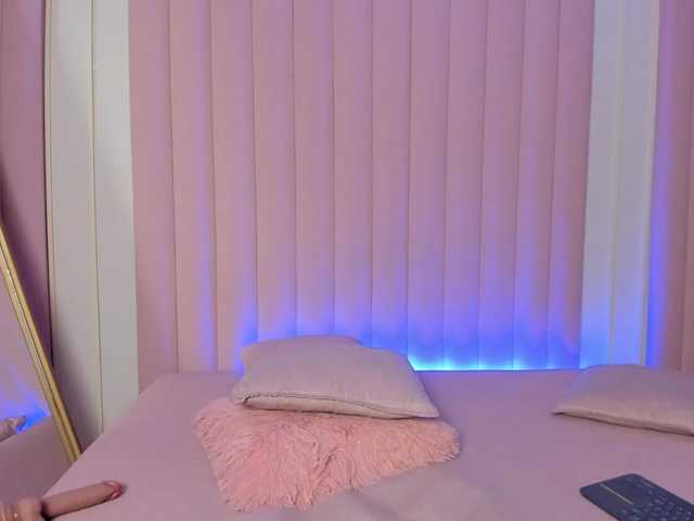 milaowens from BongaCams is Freechat