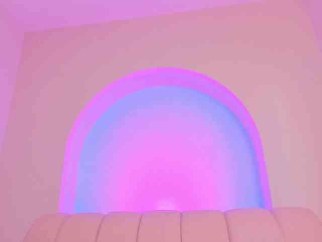 naked chatroom Milaowens