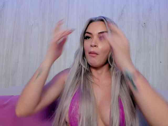 milaowens Live Webcam on BongaCams